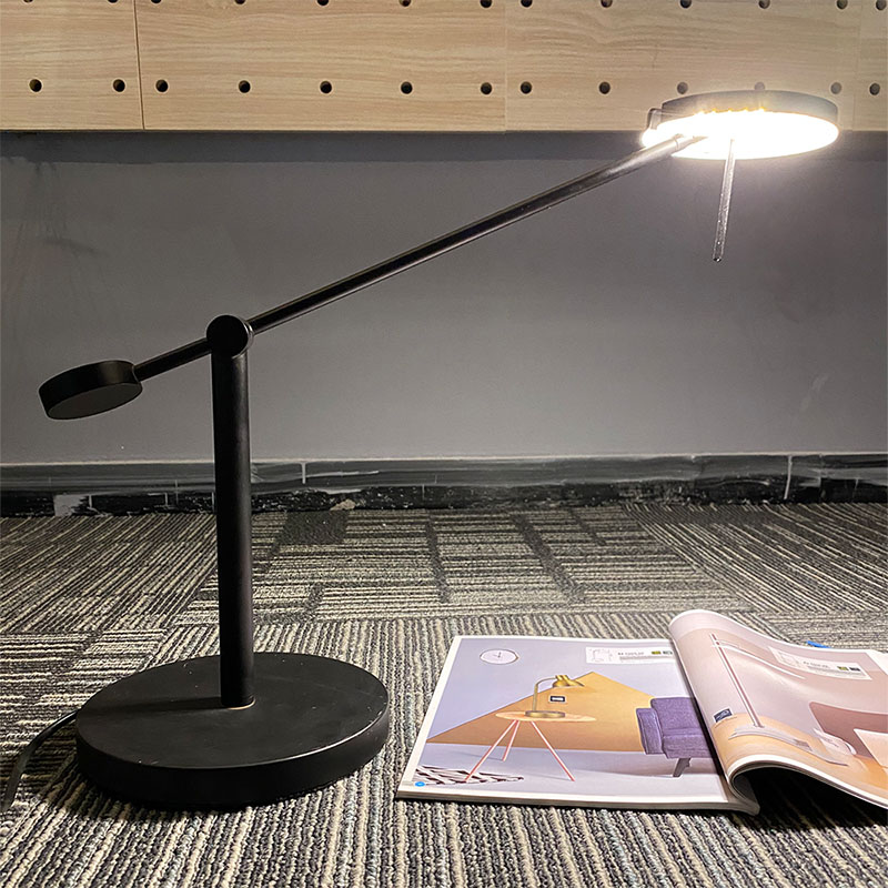 Por que a lâmpada de mesa ajustável é boa para a visão?